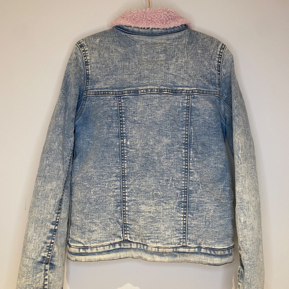 Levi’s girls jacket (pre owned) - Picture 2 of 7